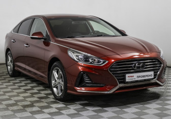Подержанный автомобиль Hyundai Sonata 2018 года (3 фото)