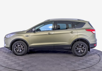 Подержанный автомобиль Ford Kuga 2013 года (8 фото)