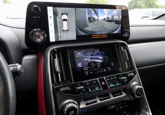 Подержанный автомобиль Lexus LX 2025 года (22 фото)