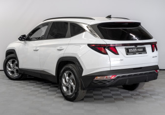 Подержанный автомобиль Hyundai Tucson 2022 года (7 фото)