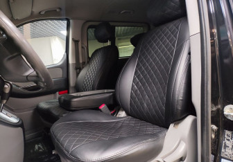 Подержанный автомобиль Hyundai Grand Starex 2010 года (10 фото)