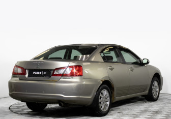 Подержанный автомобиль Mitsubishi Galant Sedan 2008 года (5 фото)