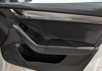 Подержанный автомобиль Skoda Octavia Liftback 2020 года (25 фото)