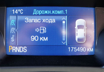 Подержанный автомобиль Ford Kuga 2016 года (14 фото)