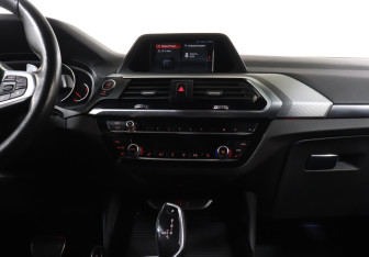 Подержанный автомобиль BMW X4 2018 года (14 фото)