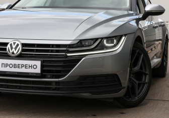 Подержанный автомобиль Volkswagen Arteon 2019 года (26 фото)