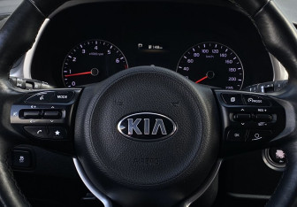 Подержанный автомобиль Kia Rio Hatchback 2020 года (15 фото)