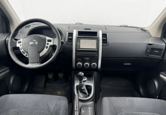 Подержанный автомобиль Nissan X-Trail 2011 года (9 фото)