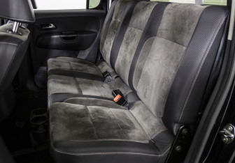 Подержанный автомобиль Volkswagen Amarok 2013 года (15 фото)