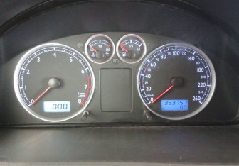 Подержанный автомобиль Volkswagen Sharan 2003 года (12 фото)