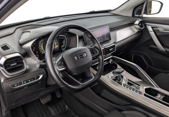 Подержанный автомобиль Geely Coolray 2023 года (15 фото)