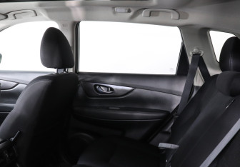 Подержанный автомобиль Nissan X-Trail 2021 года (13 фото)