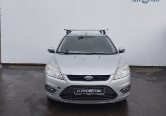 Подержанный автомобиль Ford Focus Hatchback 2011 года (2 фото)