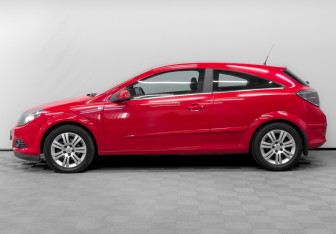 Подержанный автомобиль Opel Astra Hatchback 2007 года (8 фото)
