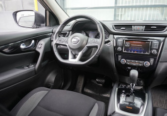 Подержанный автомобиль Nissan Qashqai 2021 года (13 фото)