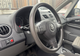 Подержанный автомобиль Suzuki SX4 Hatchback 2012 года (12 фото)