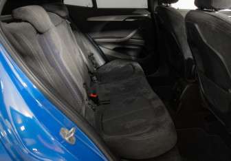 Подержанный автомобиль BMW X2 2018 года (10 фото)