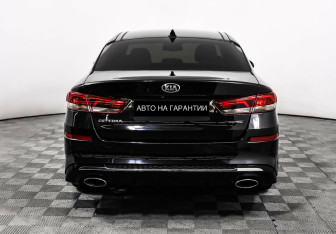 Подержанный автомобиль Kia Optima Sedan 2018 года (6 фото)