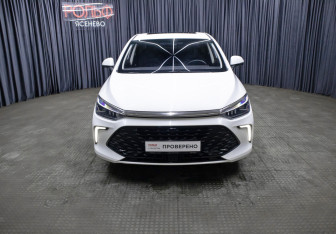 Подержанный автомобиль BAIC U5 Plus 2023 года (2 фото)