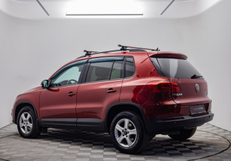 Подержанный автомобиль Volkswagen Tiguan 2012 года (7 фото)