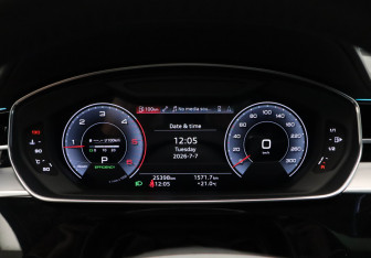 Подержанный автомобиль Audi A8 2021 года (16 фото)