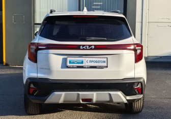 Подержанный автомобиль Kia Seltos 2025 года (6 фото)