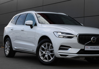 Подержанный автомобиль Volvo XC60 2021 года (24 фото)