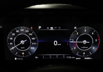 Подержанный автомобиль Kia Carnival 2020 года (9 фото)