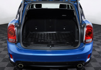 Подержанный автомобиль MINI Countryman 2017 года (10 фото)