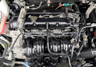 Подержанный автомобиль Ford Fiesta Sedan 2015 года (9 фото)