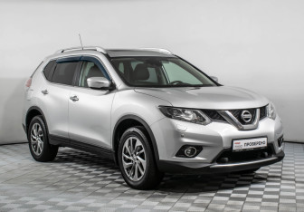 Подержанный автомобиль Nissan X-Trail 2015 года (3 фото)
