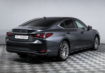 Подержанный автомобиль Lexus ES 2021 года (5 фото)