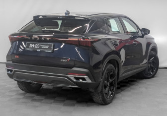 Подержанный автомобиль Omoda C5 2023 года (5 фото)