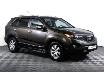 Подержанный автомобиль Kia Sorento 2010 года (3 фото)