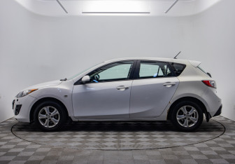 Подержанный автомобиль Mazda 3 Hatchback 2009 года (2 фото)
