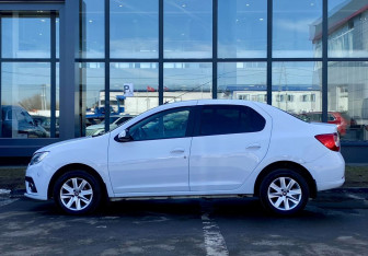 Подержанный автомобиль Renault Logan Sedan 2018 года (8 фото)