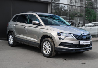 Подержанный автомобиль Skoda Karoq 2021 года (3 фото)
