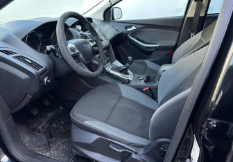 Подержанный автомобиль Ford Focus Hatchback 2013 года (9 фото)