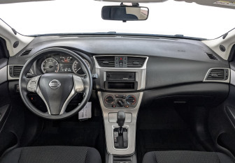 Подержанный автомобиль Nissan Tiida Hatchback 2015 года (14 фото)