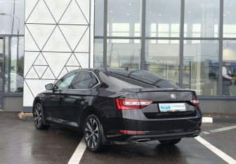 Подержанный автомобиль Skoda Superb Liftback 2018 года (7 фото)