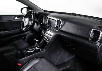 Подержанный автомобиль Kia Sportage 2018 года (11 фото)