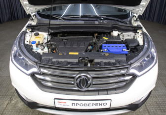 Подержанный автомобиль DongFeng AX7 2018 года (9 фото)