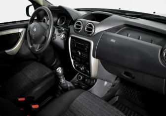 Подержанный автомобиль Renault Duster 2014 года (7 фото)