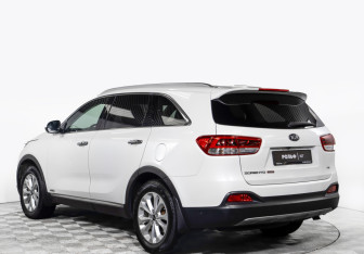 Подержанный автомобиль Kia Sorento 2017 года (5 фото)