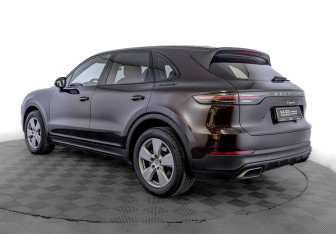 Подержанный автомобиль Porsche Cayenne 2019 года (7 фото)