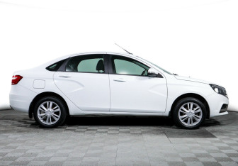 Подержанный автомобиль LADA (ВАЗ) Vesta Sedan 2018 года (4 фото)