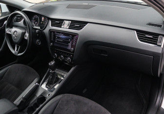 Подержанный автомобиль Skoda Octavia Liftback 2017 года (6 фото)