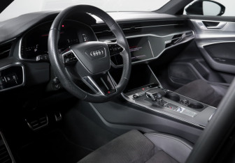 Подержанный автомобиль Audi A6 Sedan 2021 года (14 фото)