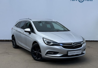Подержанный автомобиль Opel Astra Wagon 2019 года (3 фото)