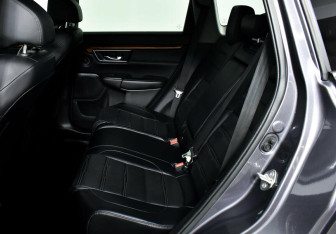 Подержанный автомобиль Honda CR-V 2017 года (14 фото)